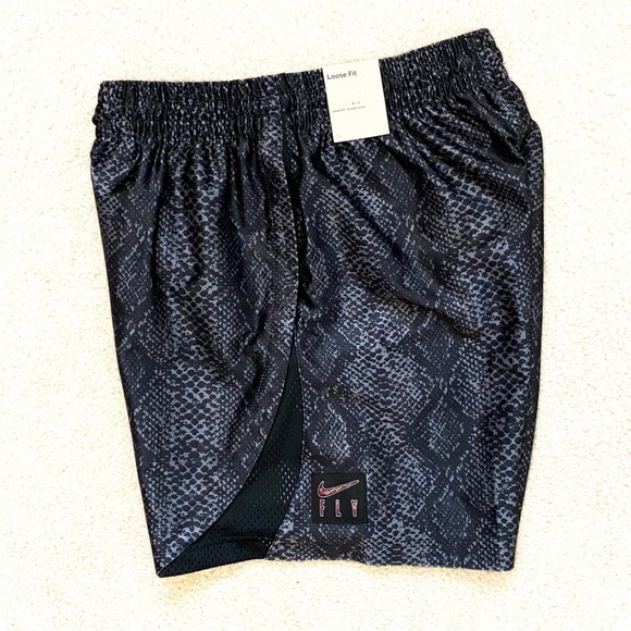 Nike Women’s Dri-Fit Rebel Fly Snake Print Basketball Shorts Black Silver NWT - Picture 6 of 15